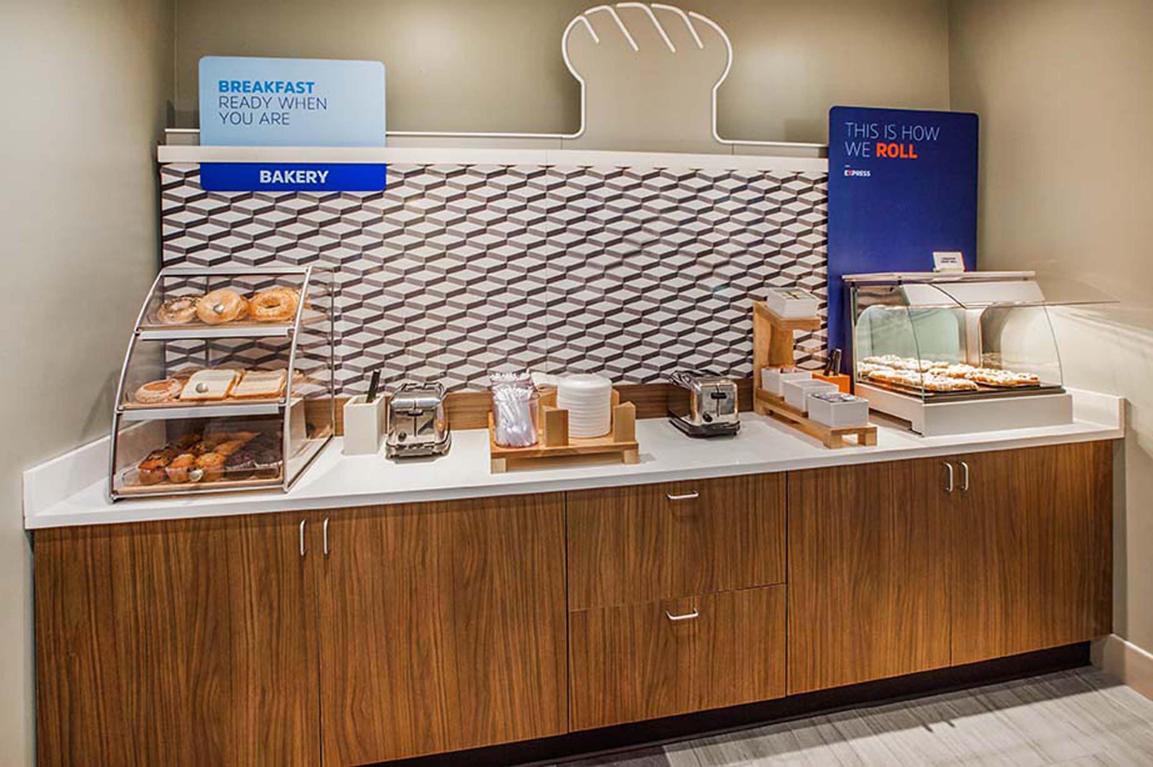 Holiday Inn Express Baton Rouge North By Ihg Zachary Exterior foto